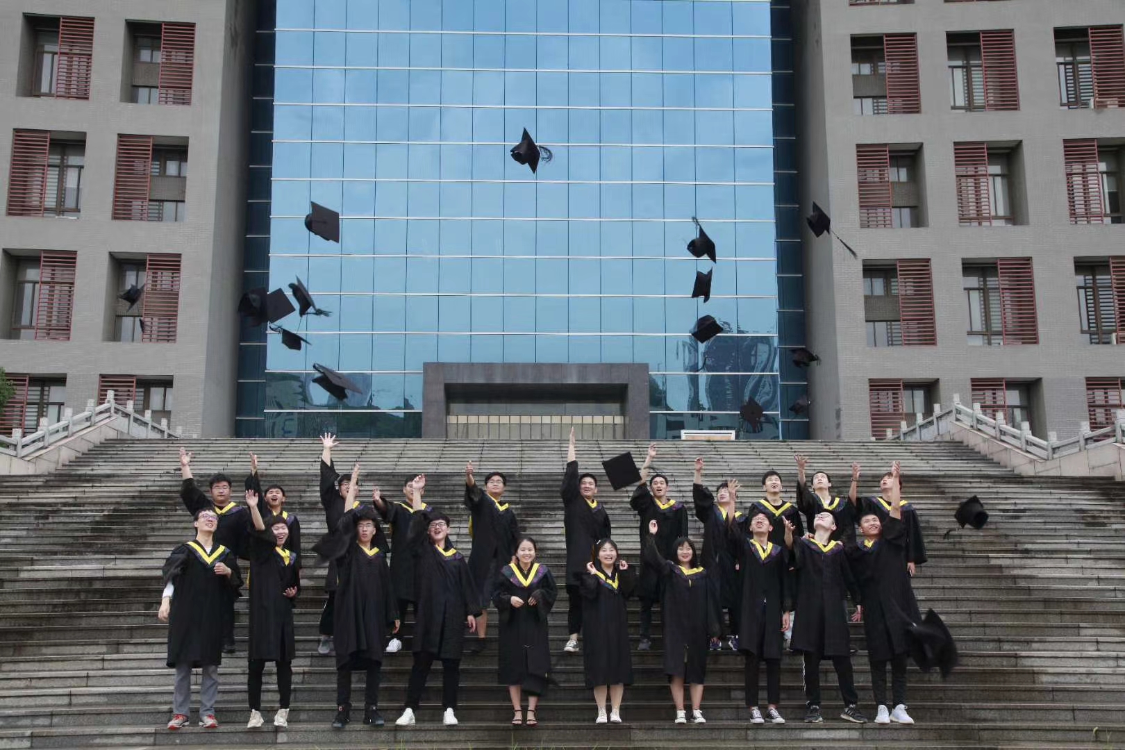 日本动漫
2020届毕业生合影